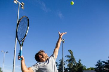 Why Do Tennis Players Grunt (Reasons & The Science)